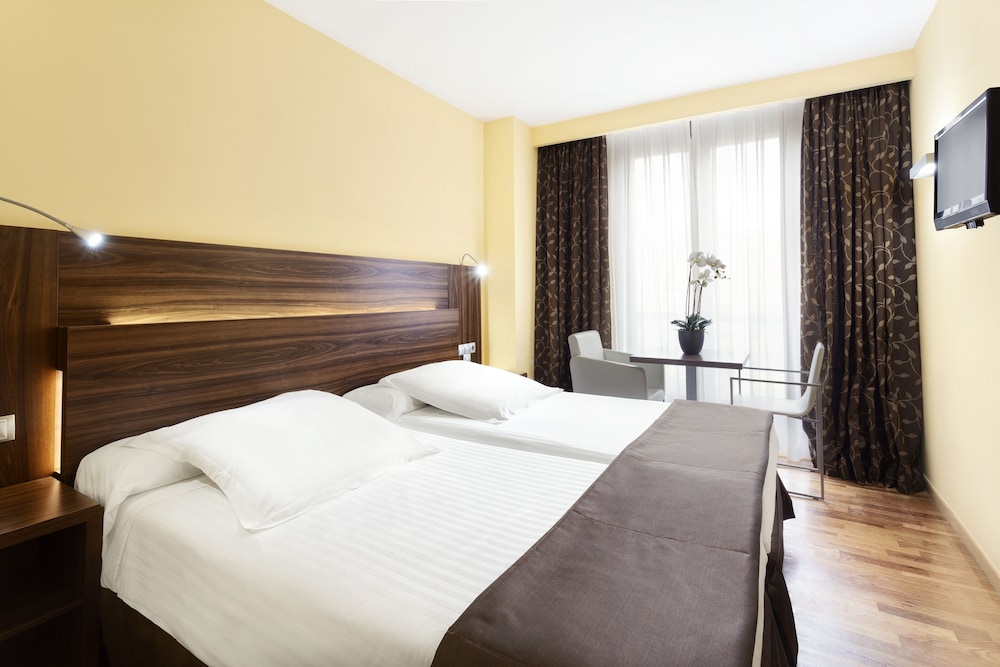 Double Room (Twin) - Photo 4