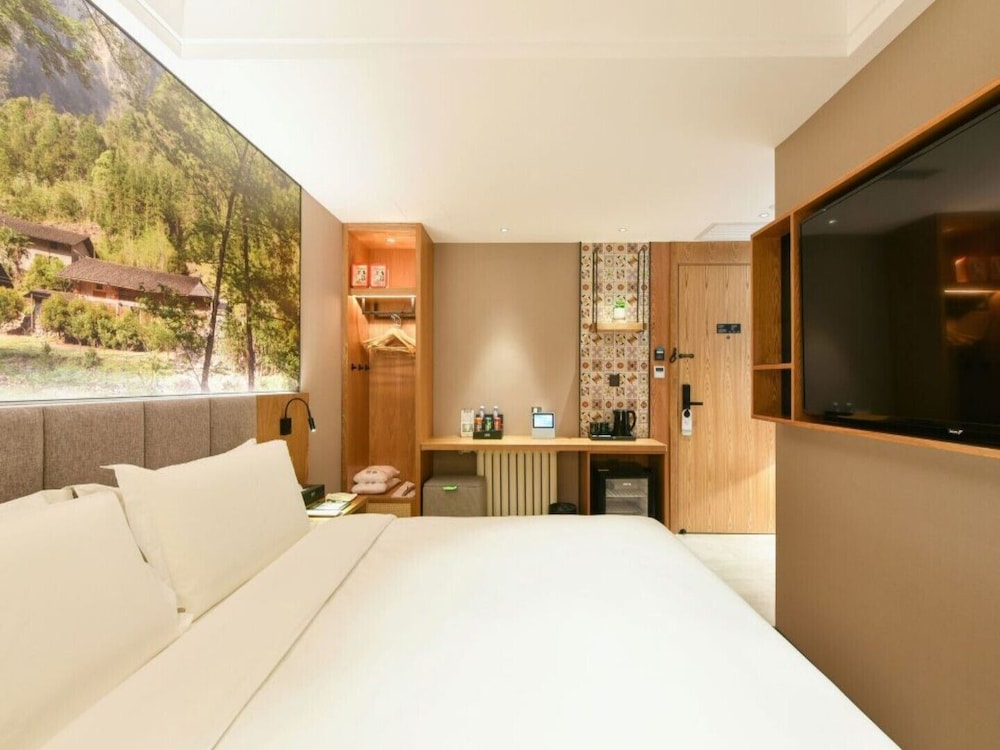 Luxury Double Room, City View