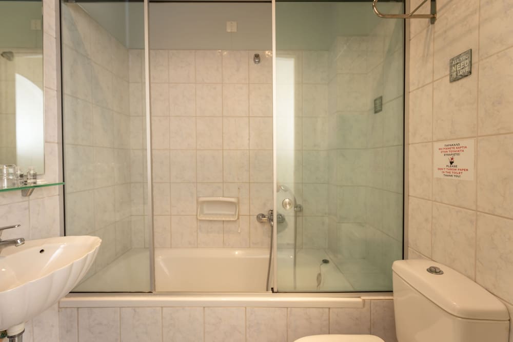 Economy Double or Twin Room photo 2