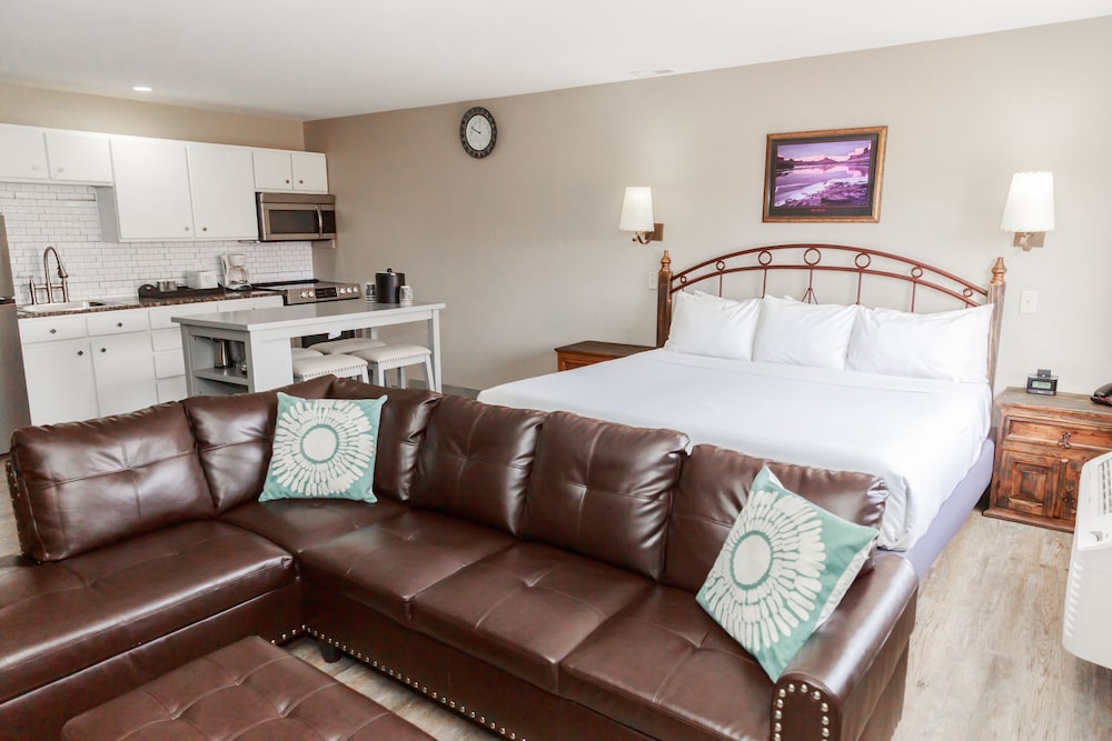 Superior Room, Multiple Beds, Kitchen