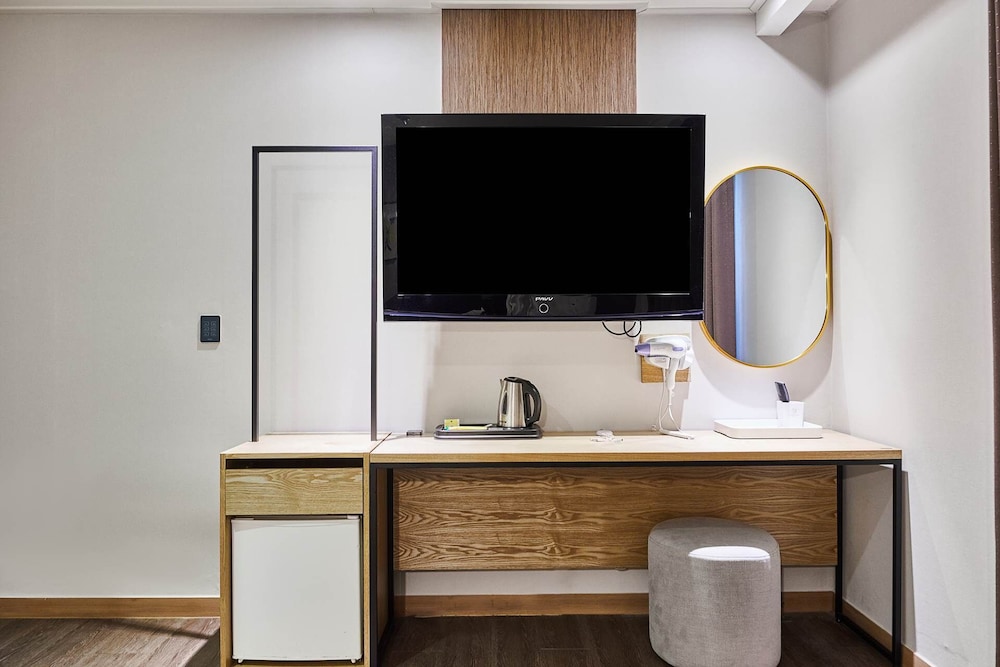 Standard Twin Room, Multiple Beds, Non Smoking (previously Pacific Hotel GimpoAirport) - Photo 3