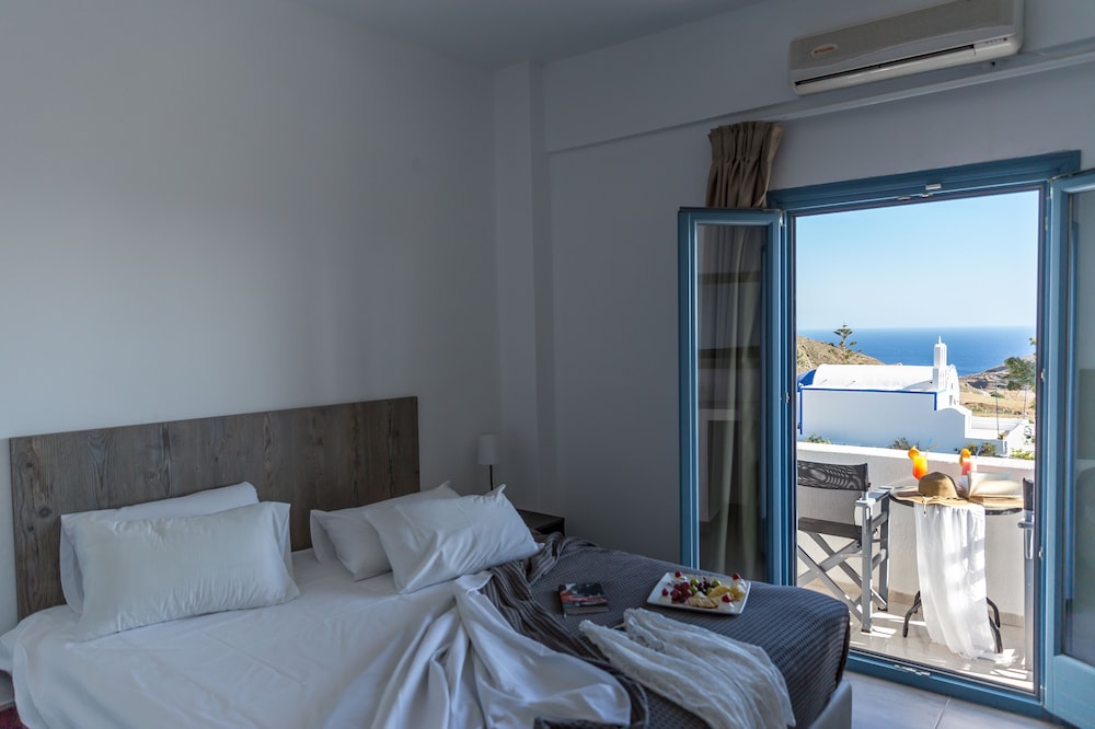 Superior Room, Pool View - Photo 7