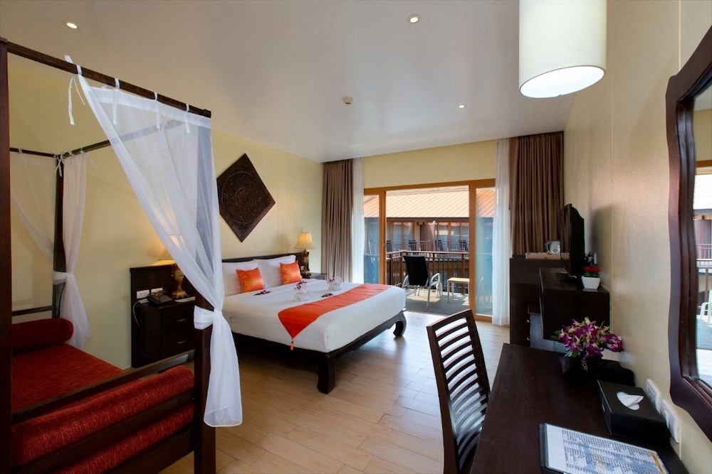 Premier Room Pool View photo 2