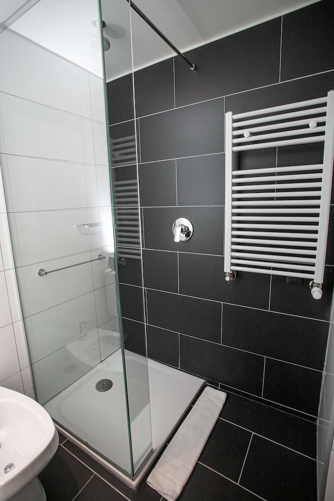 Room, 2 Double Beds, City View