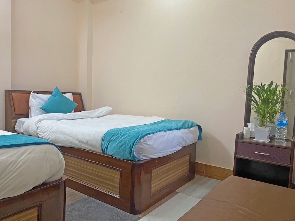Standard Double Room - Photo 8