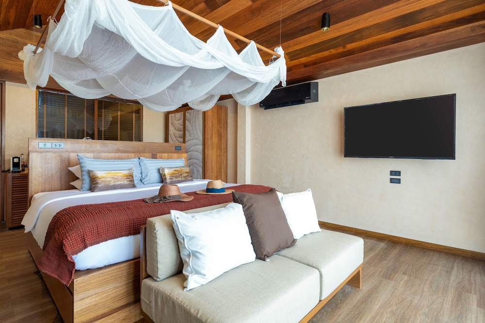 Sun Beachfront Pool Villa - Photo 4