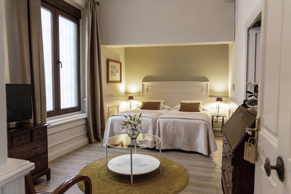 Economy Double or Twin Room - Photo 1