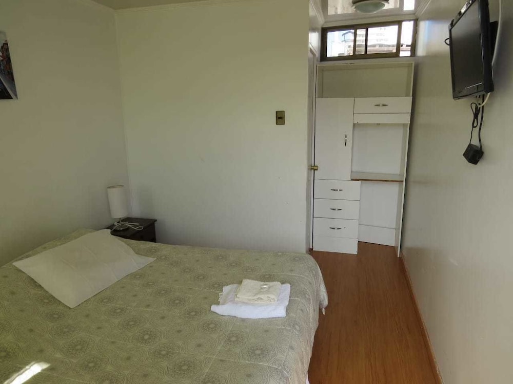 Double Room, 1 Queen Bed, Private Bathroom photo 2