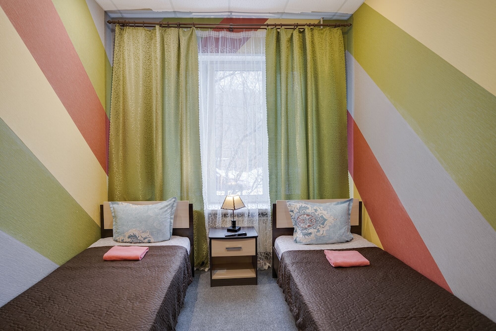 Economy Twin Room (5)