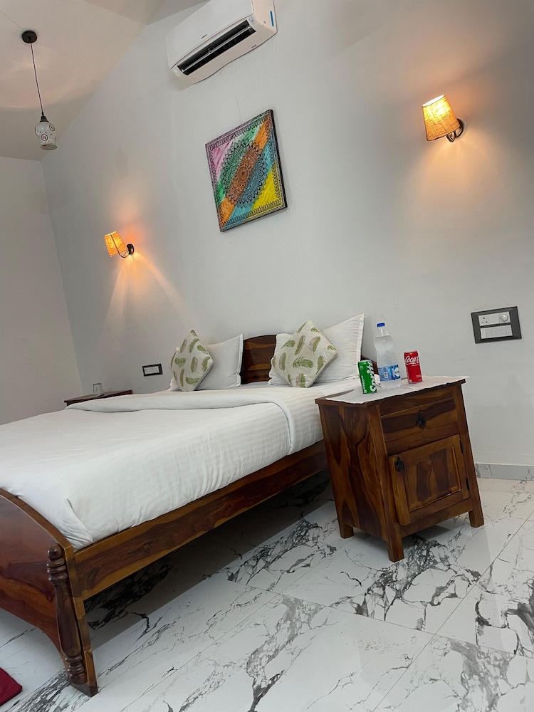 Exclusive Double Room, Balcony, Hill View