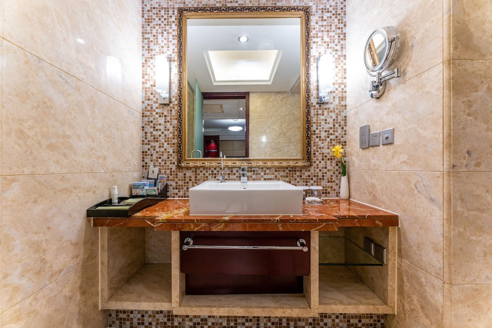 Executive Room - Photo 2