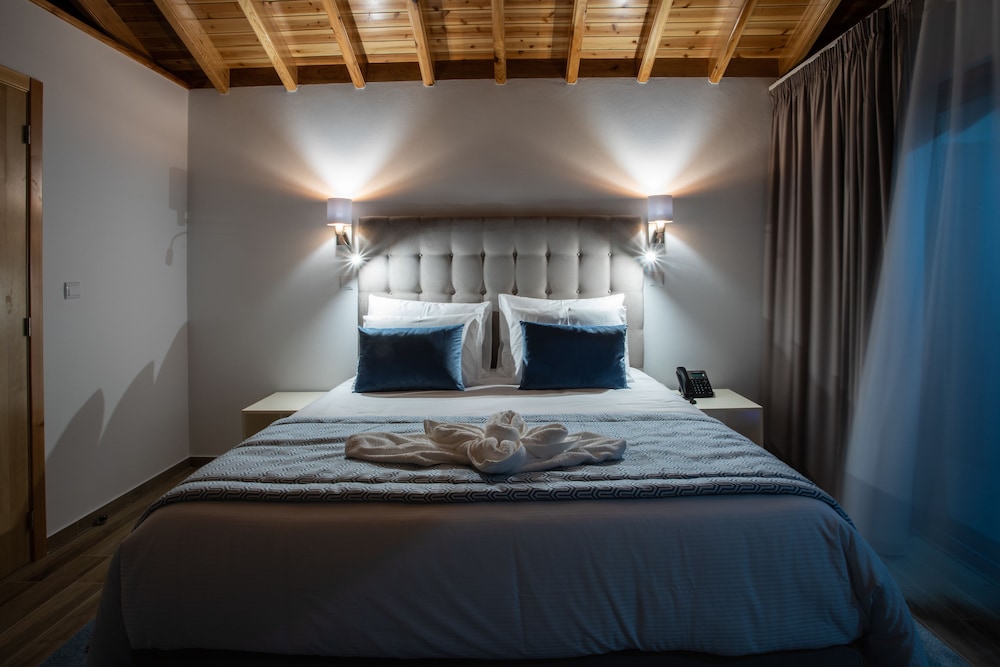 Deluxe Double Room, Ocean View (09)