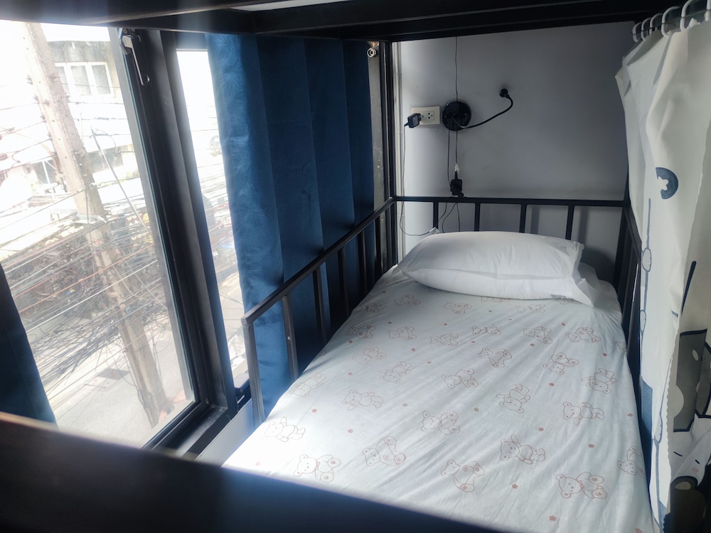 Economy Shared Dormitory, Men only, Non Smoking photo 1