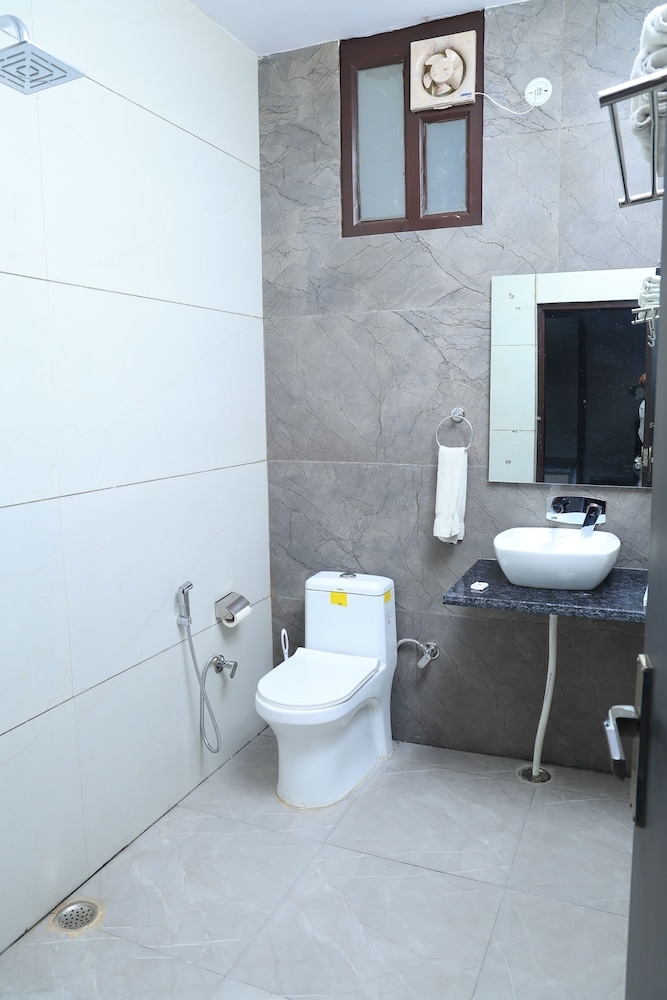Executive Room - Photo 3
