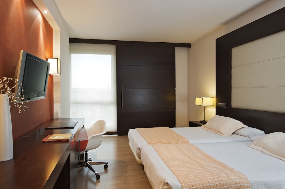 Standard Double Room Single Use - Photo 6