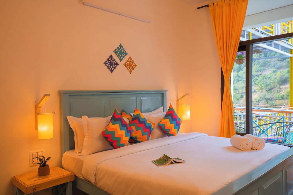Deluxe Private A/C Room with Ensuite Bathroom photo 3