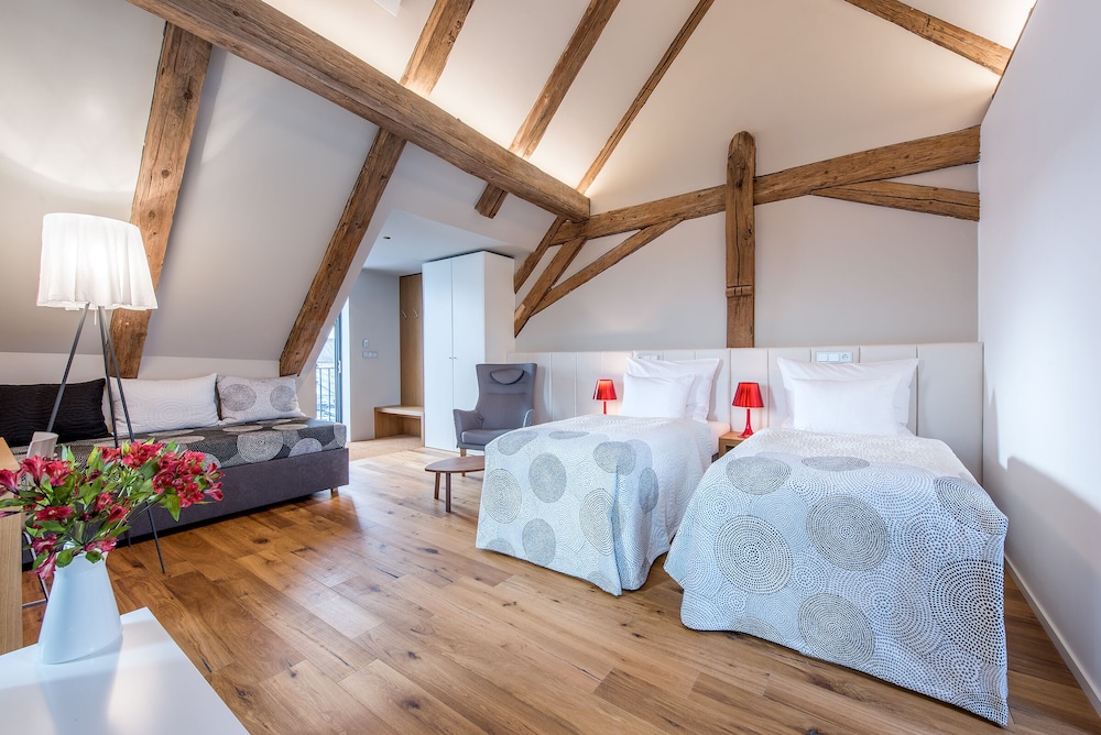Deluxe Double or Twin Room - Photo 3
