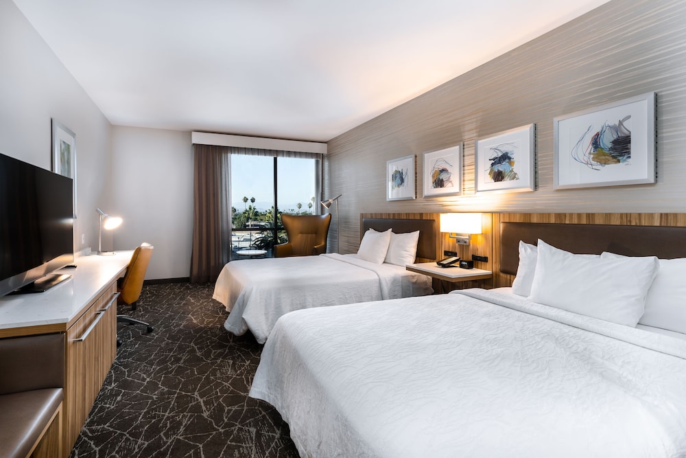 Room, 2 Queen Beds - Photo 3