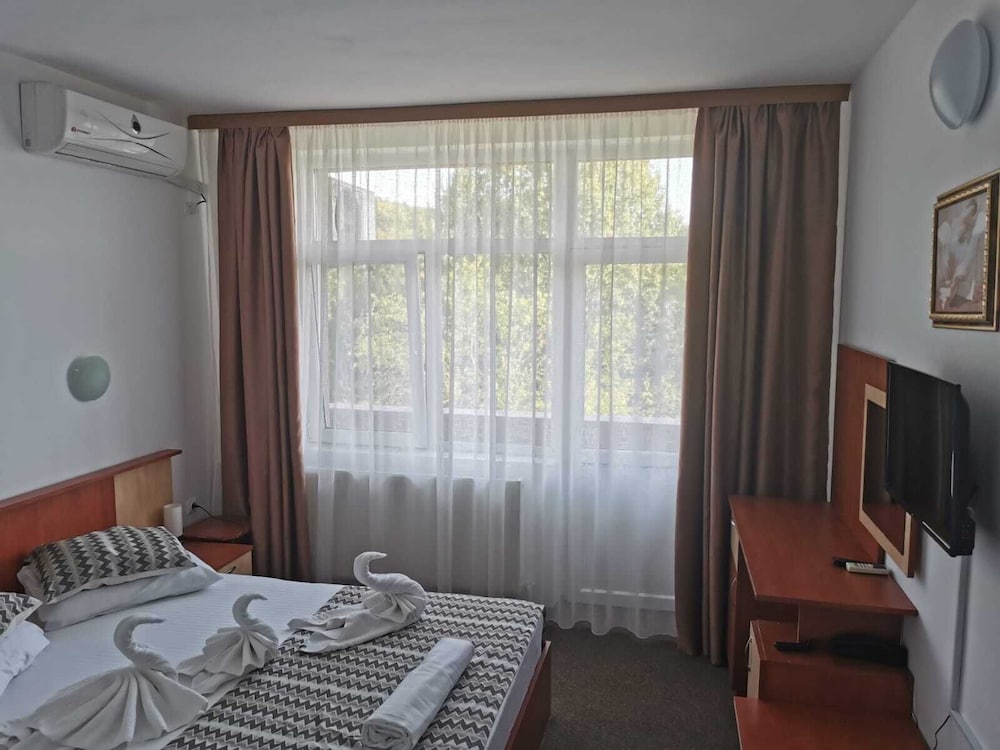 Comfort Room, Balcony, Garden View photo 2