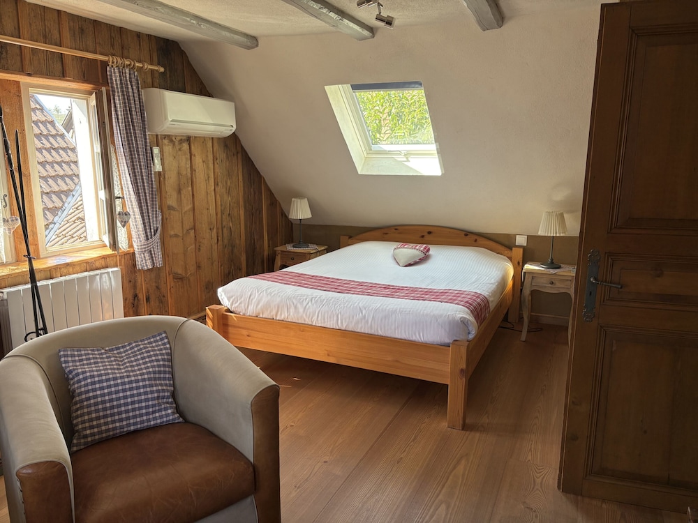 Suite, Private Bathroom