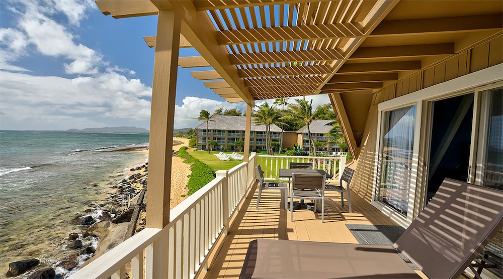 Beach House Suite (2nd Floor, Stair Access Only)