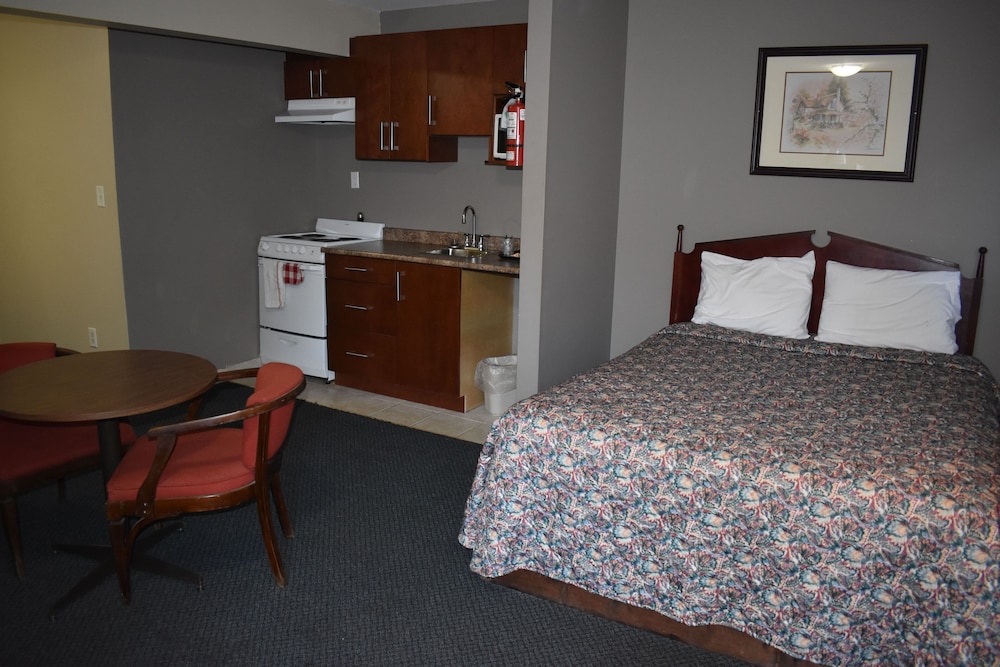 Standard Room, 2 Queen Beds, Kitchenette photo 2