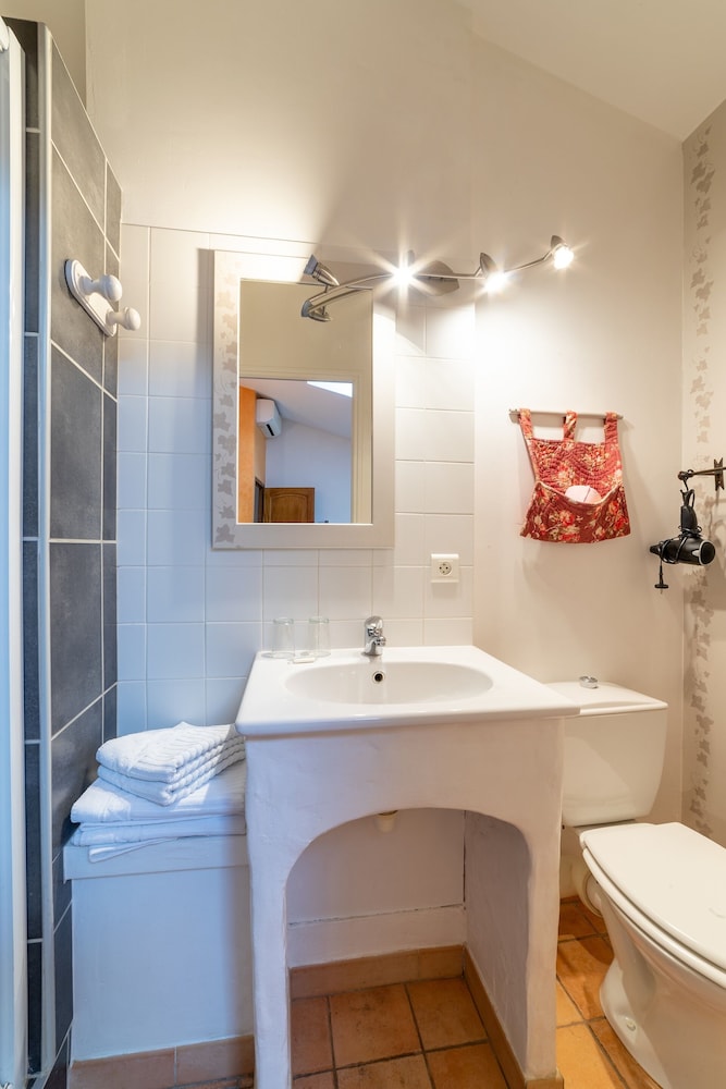 Comfort Triple Room, Ensuite, Garden View (Abricot) photo 3