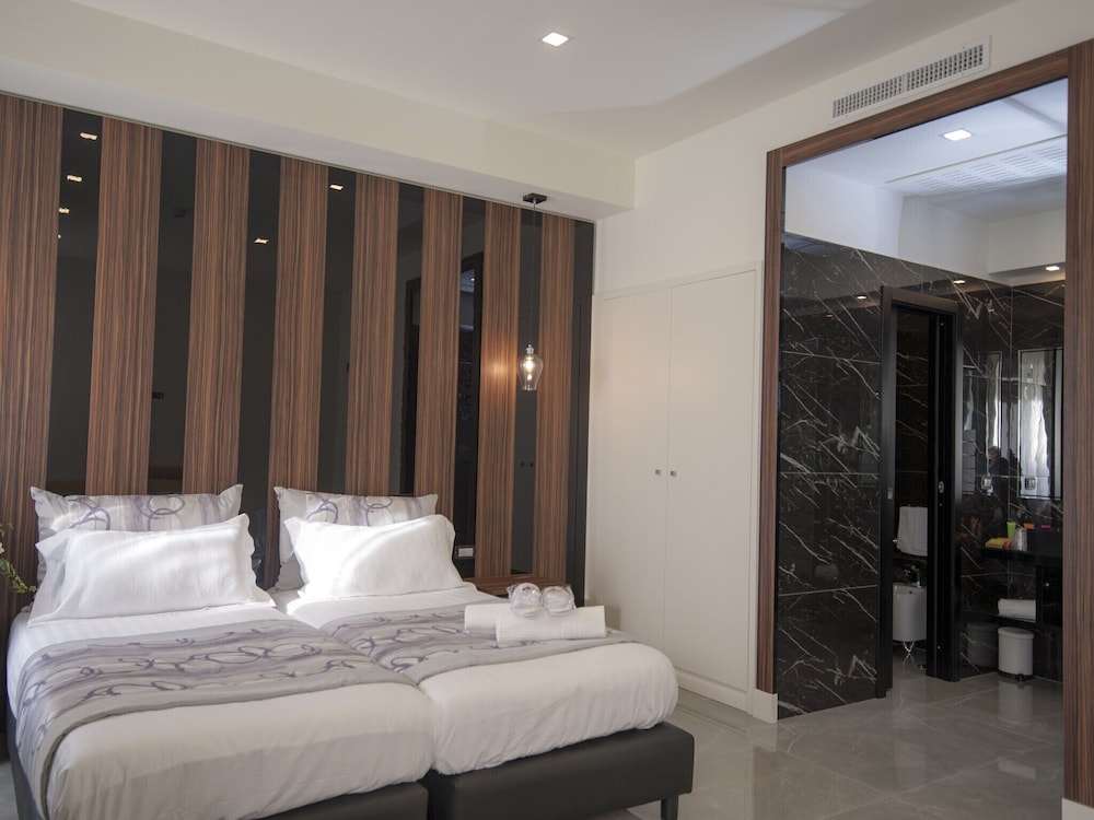 Deluxe Double Room - Photo 2