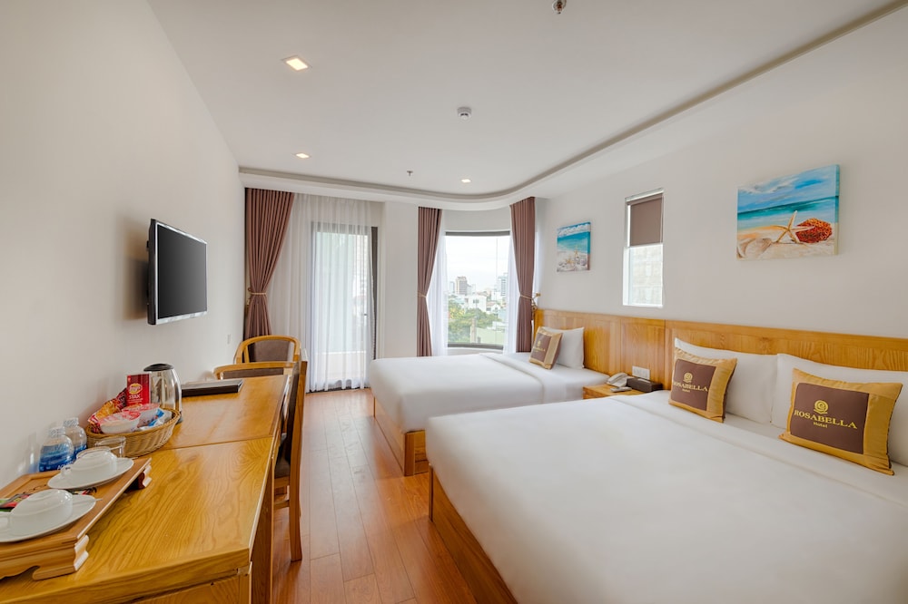 Luxury Quadruple Room, City View