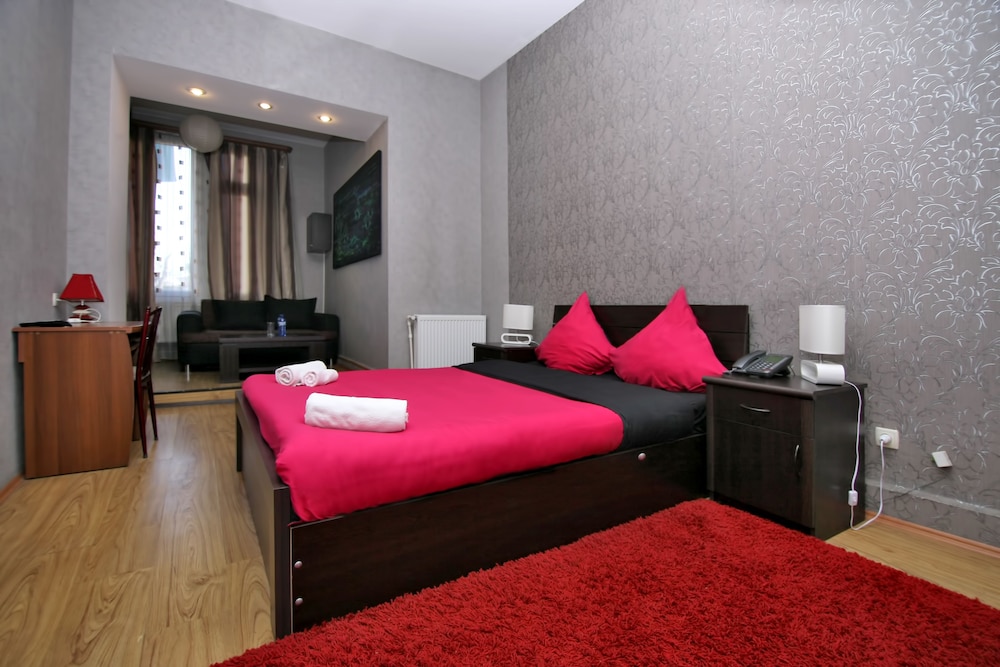 Comfort Family Room photo 1