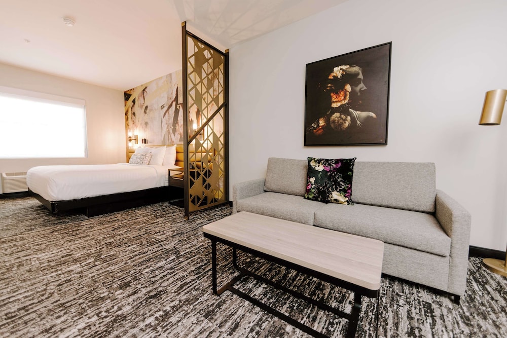 Suite, 2 Queen Beds, Accessible, Bathtub - Photo 1