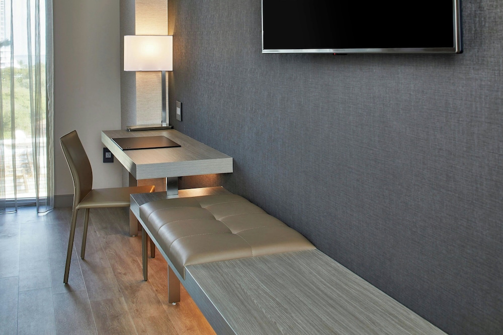 Room, 2 Queen Beds, City View - Photo 4