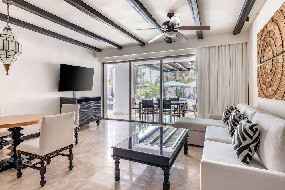 2 Bedroom 1 King 1 Qn Ninos Pool View Balcony