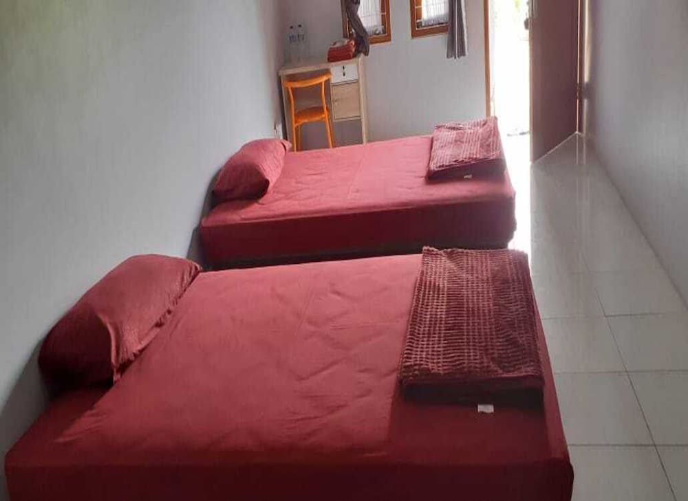 Standard Twin Room - Photo 12