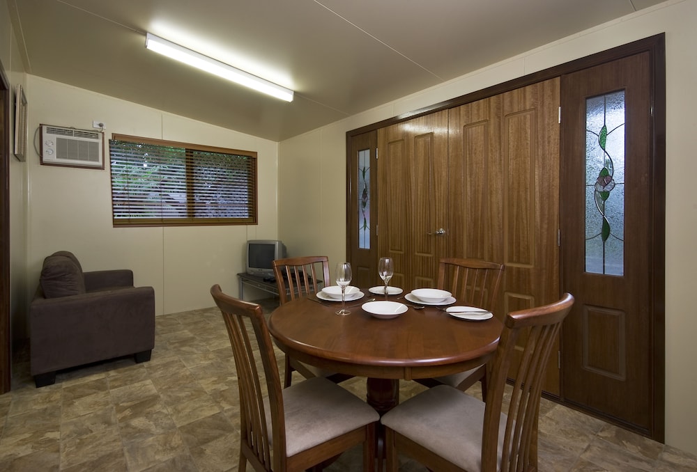 Deluxe Room, 2 Bedrooms, Non Smoking, Kitchen (DELUXE POOLSIDE DEAL) photo 2