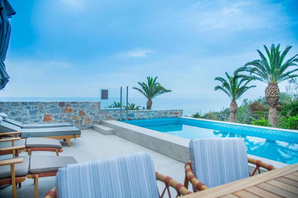 Sanctuary Suites Sea View Private Pool - Photo 14