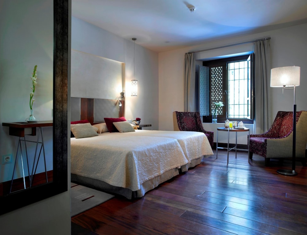 Superior Twin Room - Photo 1