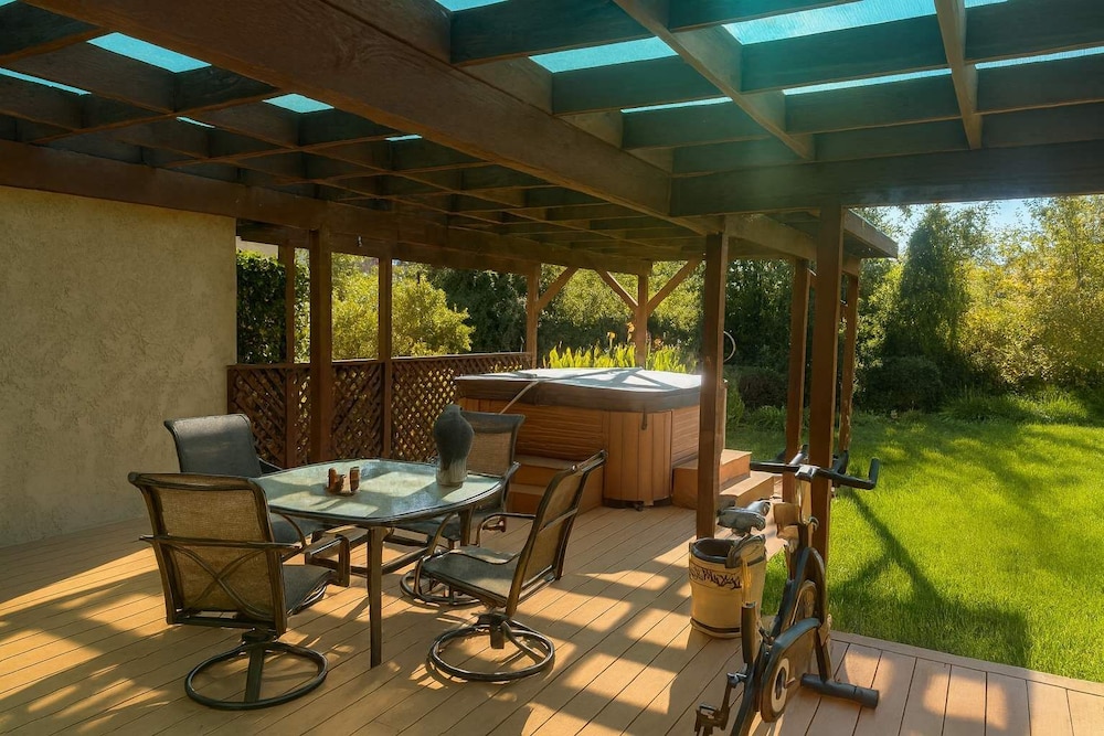 Mid-century Ojai Escape Hot Tub Serene Garden, 写真 8