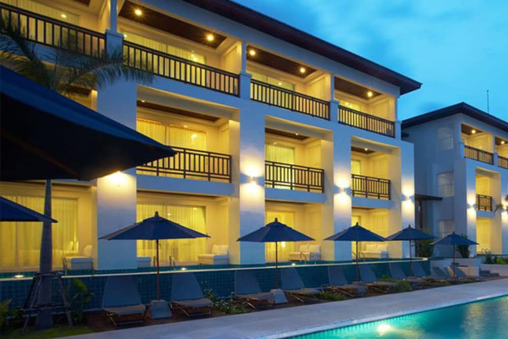 Deluxe Room, Pool Access - Photo 3