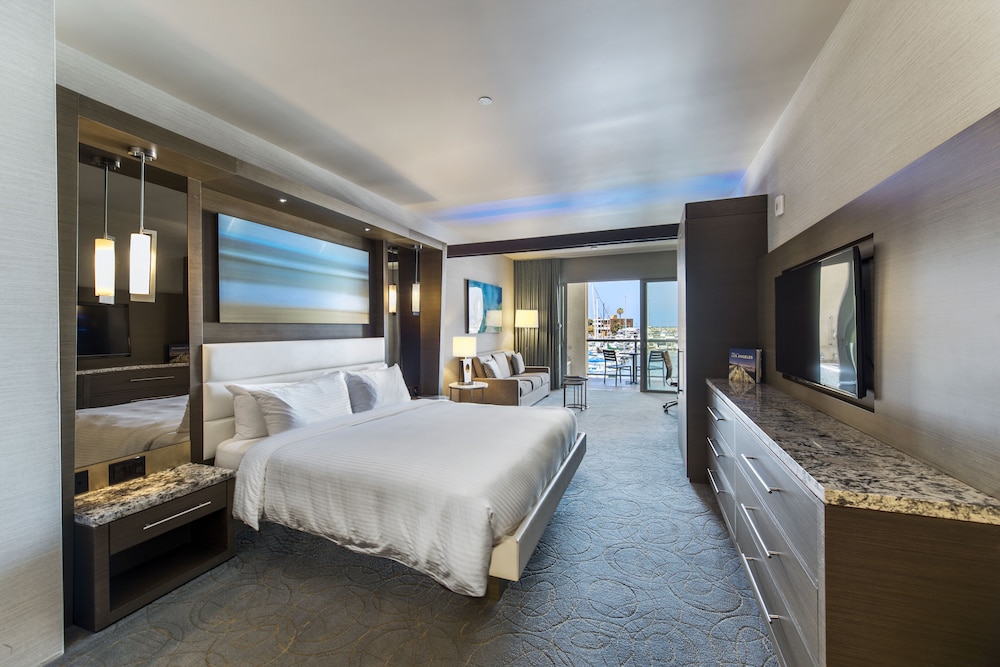 Accessible Sea Level Ocean View King Suite, photo 6