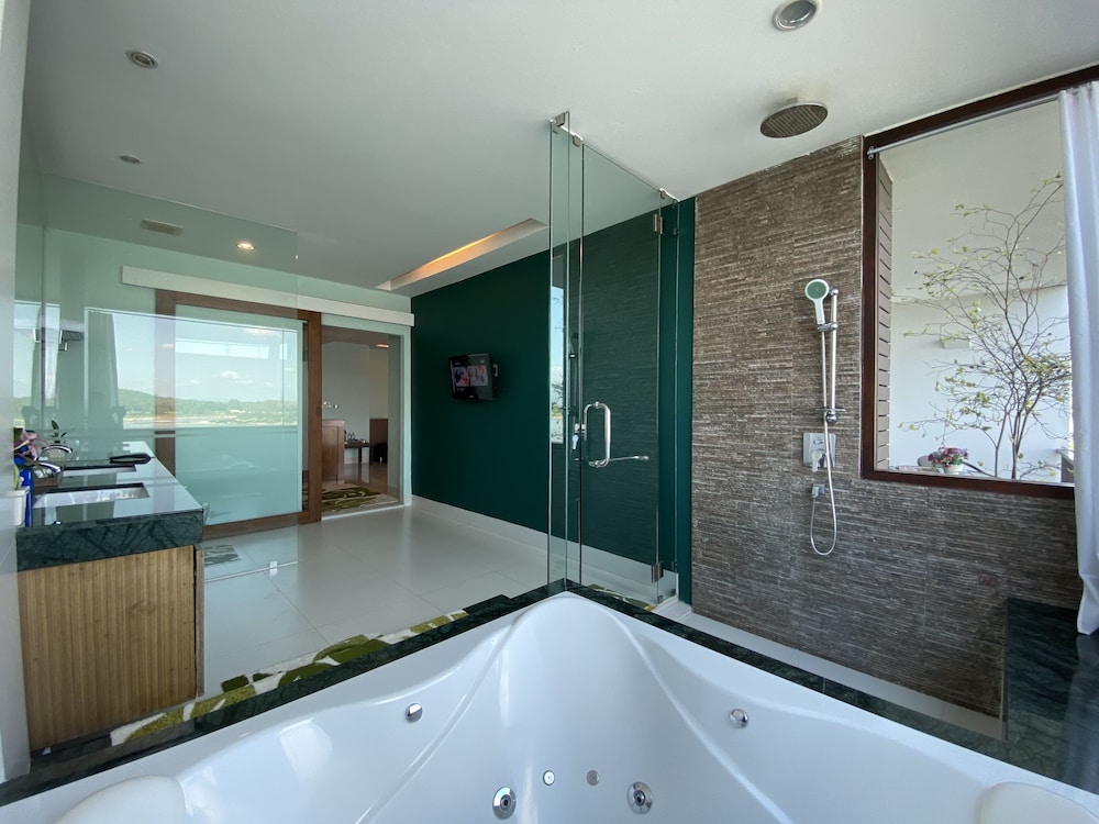 Executive Suite River View - Photo 8