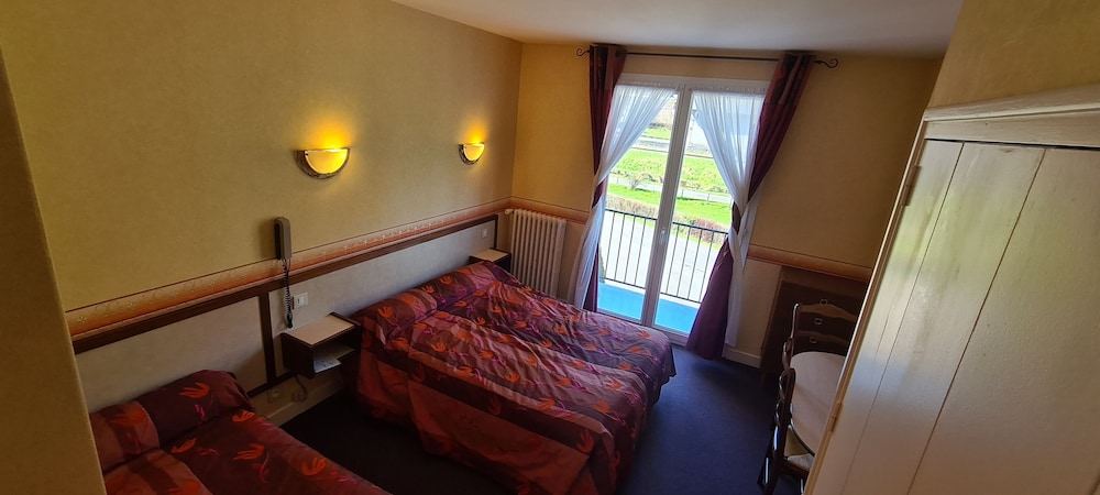 Quadruple Room, Ensuite photo 3