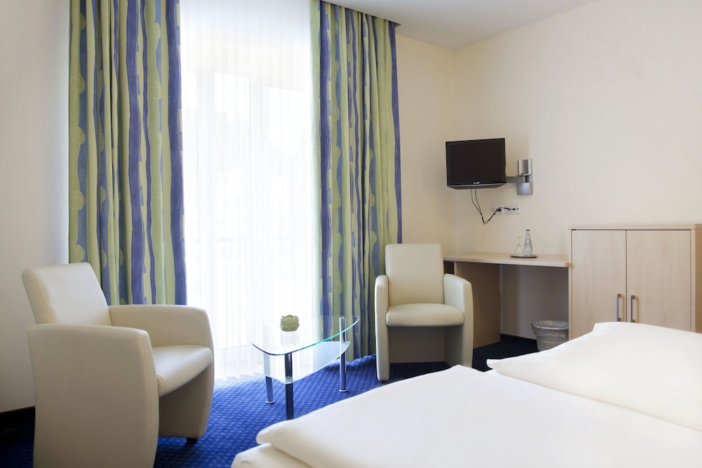Standard Double Room - Photo 18