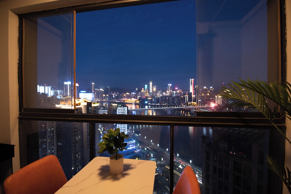 Design Suite, 3 Bedrooms, Pets Allowed, River View