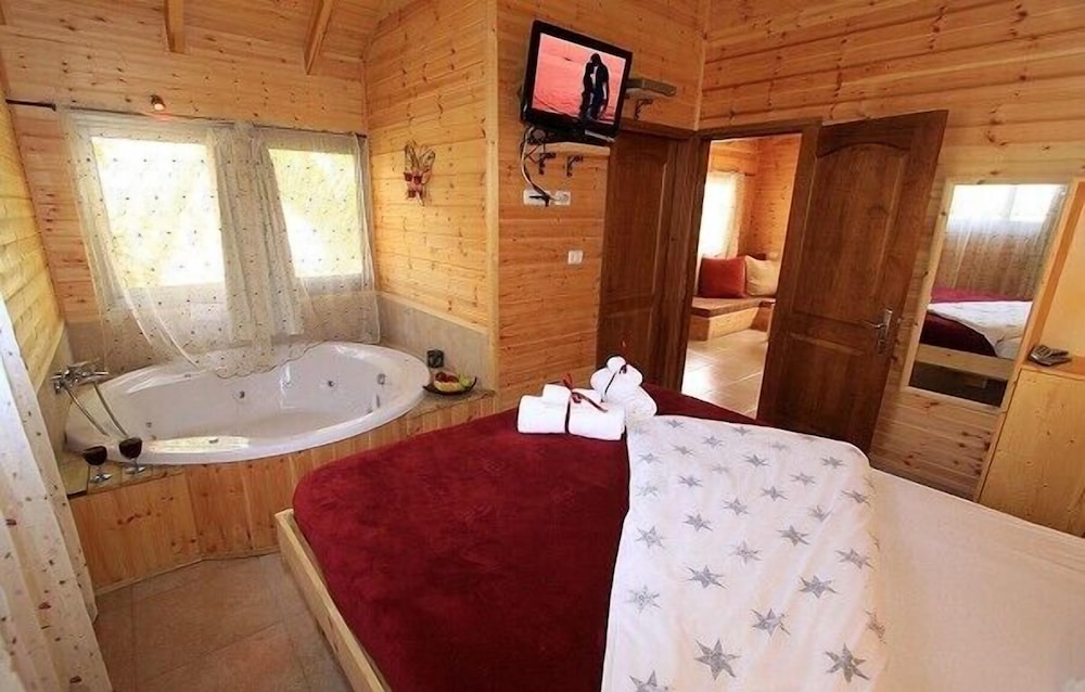 Cabin photo 2