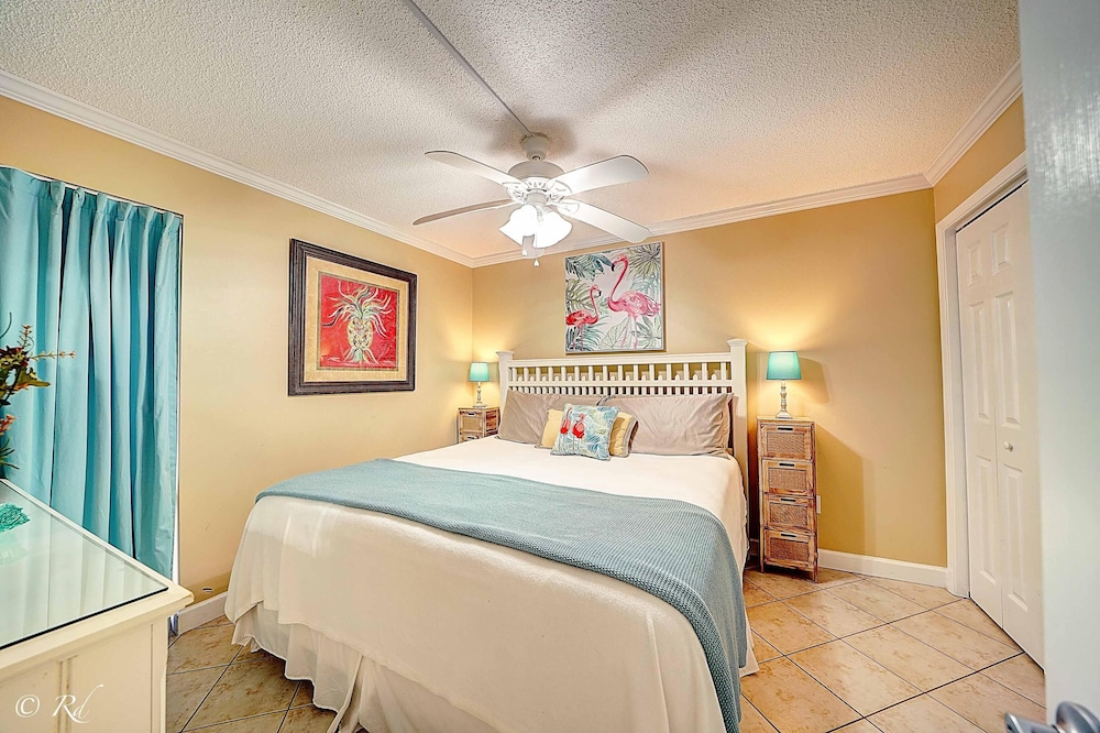 Condo, 1 King Bed (Edgewater 1008-3)
