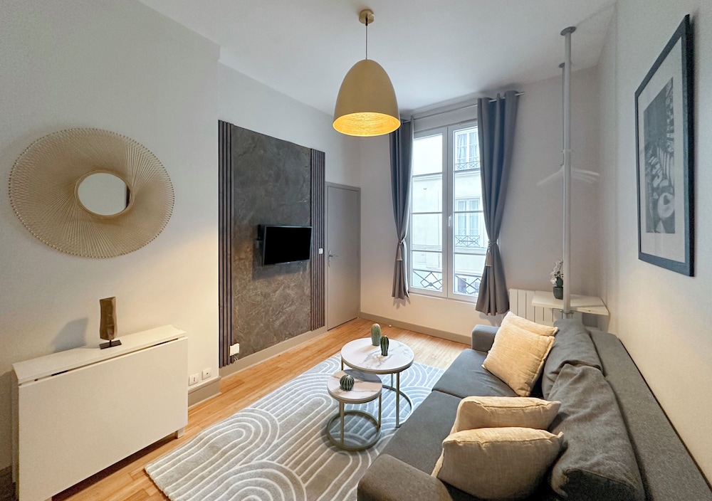 Classic Apartment, Courtyard View