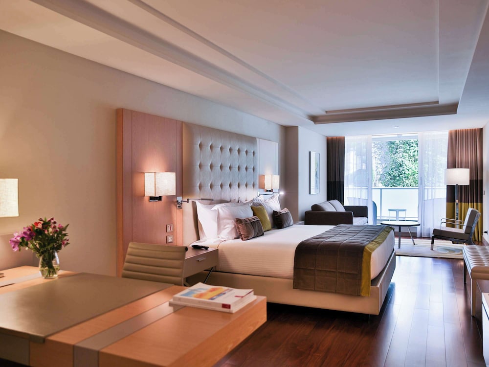 Executive Room, 1 King Bed with Sofa bed, Balcony