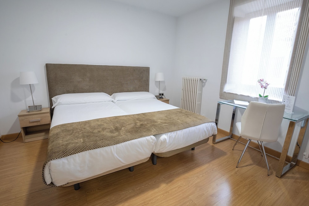 Twin Room, River View