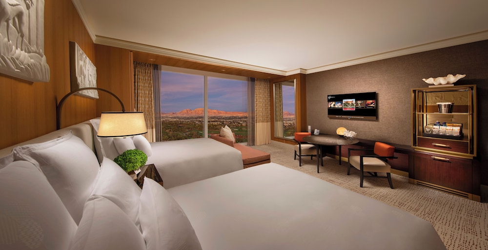 Wynn Panoramic View Two Queens